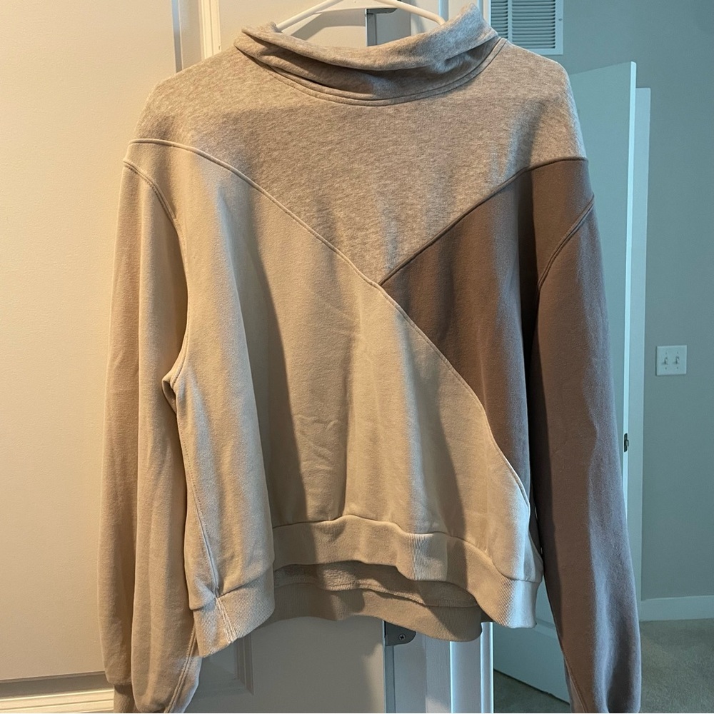 Abercrombie & Fitch colorblock turtleneck sweatshirt